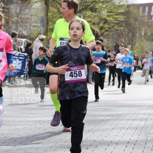 12.04.2026 - 45. Internationalen Wilhelmsburger Insellauf Strokosch-Dieckow http://msf.ph/oto/9493075 12.04.2026 14:49:32 Ziel 586, 1809, 440, 881, 348, 602, 627, 458, 161, 542, 1842, 894, 882, 652, 1818, 867, 377, 879, 1839, 401, 1812 meine-sportfotos.de