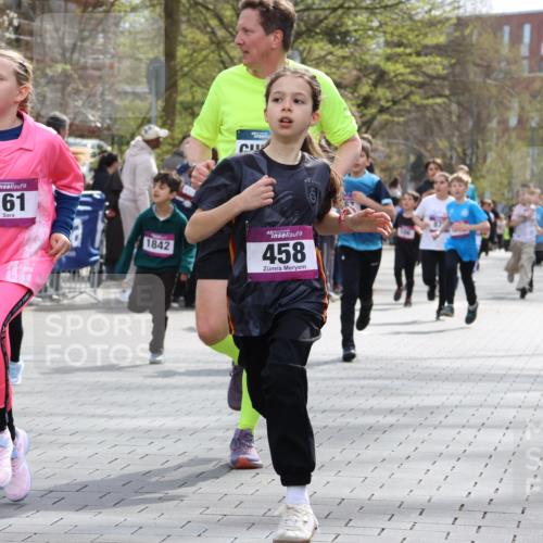 12.04.2026 - 45. Internationalen Wilhelmsburger Insellauf Strokosch-Dieckow http://msf.ph/oto/9493076 12.04.2026 14:49:32 Ziel 586, 1809, 440, 881, 348, 602, 627, 458, 161, 542, 1842, 894, 882, 652, 1818, 867, 377, 879, 1839, 401, 1812 meine-sportfotos.de