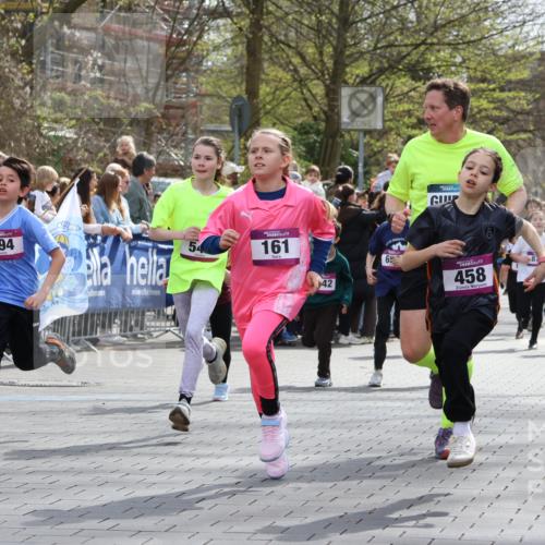 12.04.2026 - 45. Internationalen Wilhelmsburger Insellauf Strokosch-Dieckow http://msf.ph/oto/9493081 12.04.2026 14:49:31 Ziel 17, 501, 586, 1809, 440, 881, 348, 602, 627, 458, 161, 542, 1842, 894, 882, 652, 1818, 867, 377, 879, 1839 meine-sportfotos.de