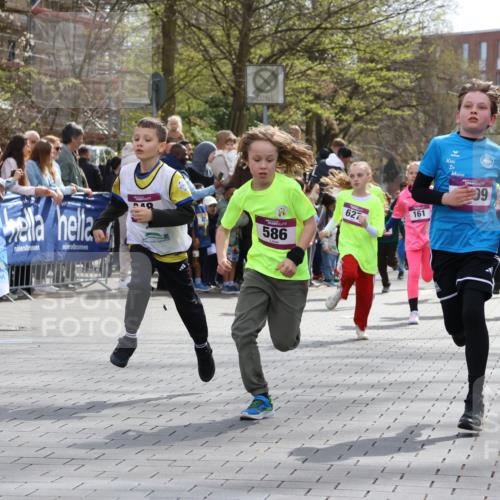 12.04.2026 - 45. Internationalen Wilhelmsburger Insellauf Strokosch-Dieckow http://msf.ph/oto/9493097 12.04.2026 14:49:28 Ziel 693, 1817, 100, 855, 897, 353, 666, 1827, 378, 17, 501, 586, 1809, 440, 881, 348, 602, 627, 458, 161, 542, 1842, 894, 882, 652, 1818 meine-sportfotos.de