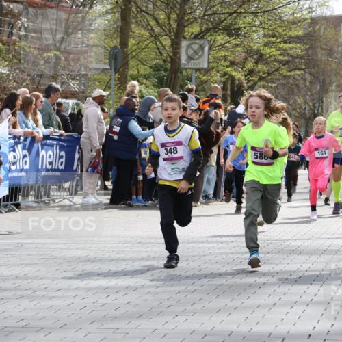 12.04.2026 - 45. Internationalen Wilhelmsburger Insellauf Strokosch-Dieckow http://msf.ph/oto/9493098 12.04.2026 14:49:28 Ziel 693, 1817, 100, 855, 897, 353, 666, 1827, 378, 17, 501, 586, 1809, 440, 881, 348, 602, 627, 458, 161, 542, 1842, 894, 882, 652, 1818 meine-sportfotos.de