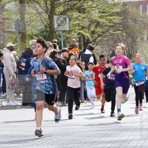 12.04.2026 - 45. Internationalen Wilhelmsburger Insellauf Strokosch-Dieckow http://msf.ph/oto/9493136 12.04.2026 14:49:18 Ziel 1043, 101, 1063, 1048, 601, 418, 684, 597, 1823, 375, 2, 896, 372, 1055, 51, 693, 1817, 100, 855, 897, 353, 666, 1827, 378 meine-sportfotos.de