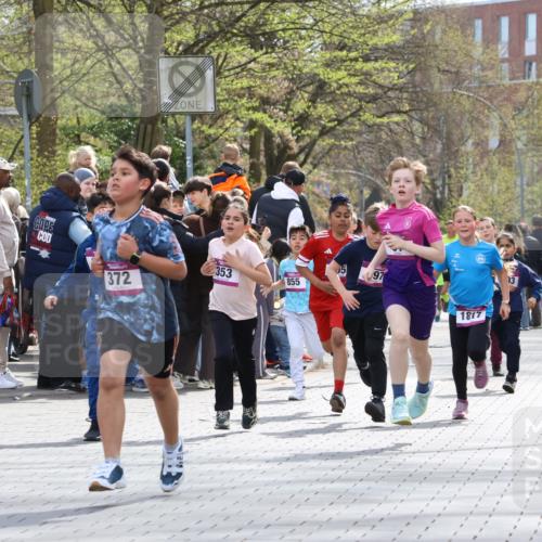 12.04.2026 - 45. Internationalen Wilhelmsburger Insellauf Strokosch-Dieckow http://msf.ph/oto/9493137 12.04.2026 14:49:18 Ziel 1043, 101, 1063, 1048, 601, 418, 684, 597, 1823, 375, 2, 896, 372, 1055, 51, 693, 1817, 100, 855, 897, 353, 666, 1827, 378 meine-sportfotos.de