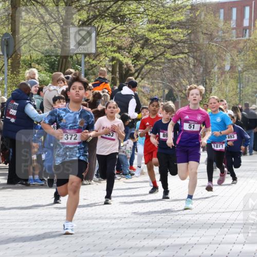 12.04.2026 - 45. Internationalen Wilhelmsburger Insellauf Strokosch-Dieckow http://msf.ph/oto/9493140 12.04.2026 14:49:18 Ziel 1043, 101, 1063, 1048, 601, 418, 684, 597, 1823, 375, 2, 896, 372, 1055, 51, 693, 1817, 100, 855, 897, 353, 666, 1827, 378 meine-sportfotos.de