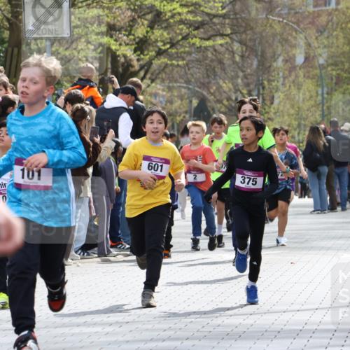 12.04.2026 - 45. Internationalen Wilhelmsburger Insellauf Strokosch-Dieckow http://msf.ph/oto/9493161 12.04.2026 14:49:12 Ziel 1804, 1836, 5015, 876, 1816, 1815, 428, 385, 371, 433, 487, 887, 73, 1805, 591, 1043, 101, 1063, 1048, 601, 418, 684, 597, 1823, 375 meine-sportfotos.de