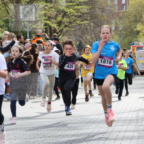 12.04.2026 - 45. Internationalen Wilhelmsburger Insellauf Strokosch-Dieckow http://msf.ph/oto/9493187 12.04.2026 14:49:07 Ziel 903, 31, 373, 38, 1804, 1836, 5015, 876, 1816, 1815, 428, 385, 371, 433, 487, 887, 73, 1805, 591 meine-sportfotos.de