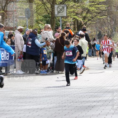 12.04.2026 - 45. Internationalen Wilhelmsburger Insellauf Strokosch-Dieckow http://msf.ph/oto/9493228 12.04.2026 14:48:57 Ziel 49, 424, 70, 381, 906, 1045, 36, 904, 1807, 386, 421, 903, 31, 373 meine-sportfotos.de
