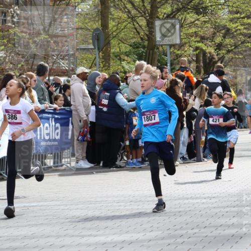 12.04.2026 - 45. Internationalen Wilhelmsburger Insellauf Strokosch-Dieckow http://msf.ph/oto/9493232 12.04.2026 14:48:56 Ziel 49, 424, 70, 381, 906, 1045, 36, 904, 1807, 386, 421, 903, 31 meine-sportfotos.de