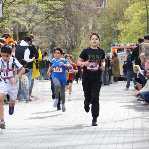 12.04.2026 - 45. Internationalen Wilhelmsburger Insellauf Strokosch-Dieckow http://msf.ph/oto/9493251 12.04.2026 14:48:51 Ziel 1846, 683, 900, 899, 49, 424, 70, 381, 906, 1045, 36, 904, 1807 meine-sportfotos.de