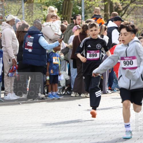 12.04.2026 - 45. Internationalen Wilhelmsburger Insellauf Strokosch-Dieckow http://msf.ph/oto/9493263 12.04.2026 14:48:48 Ziel 1826, 1841, 337, 167, 1846, 683, 900, 899, 49, 424, 70, 381, 906 meine-sportfotos.de