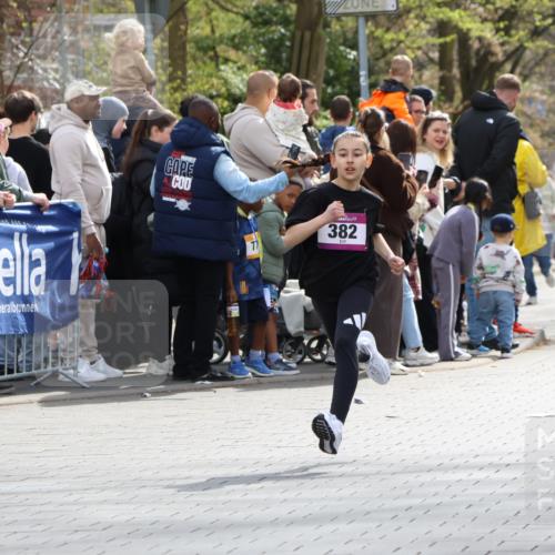 12.04.2026 - 45. Internationalen Wilhelmsburger Insellauf Strokosch-Dieckow http://msf.ph/oto/9493301 12.04.2026 14:48:35 Ziel 71, 1838, 1068, 599, 18, 382 meine-sportfotos.de