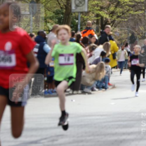 12.04.2026 - 45. Internationalen Wilhelmsburger Insellauf Strokosch-Dieckow http://msf.ph/oto/9493302 12.04.2026 14:48:34 Ziel 71, 1838, 1068, 599, 18, 382 meine-sportfotos.de