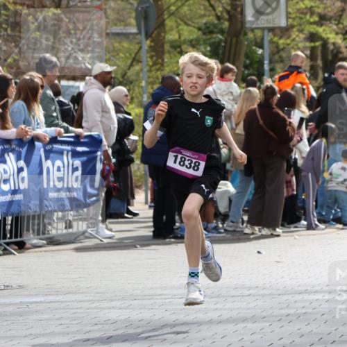 12.04.2026 - 45. Internationalen Wilhelmsburger Insellauf Strokosch-Dieckow http://msf.ph/oto/9493319 12.04.2026 14:48:30 Ziel 71, 1838, 1068, 599, 18 meine-sportfotos.de
