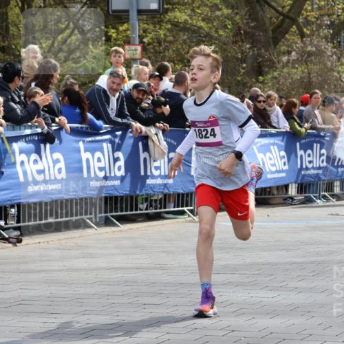 12.04.2026 - 45. Internationalen Wilhelmsburger Insellauf Strokosch-Dieckow http://msf.ph/oto/9493342 12.04.2026 14:48:22 Ziel 1835, 1824 meine-sportfotos.de