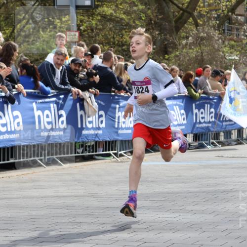 12.04.2026 - 45. Internationalen Wilhelmsburger Insellauf Strokosch-Dieckow http://msf.ph/oto/9493343 12.04.2026 14:48:22 Ziel 1835, 1824 meine-sportfotos.de