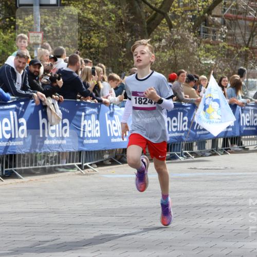 12.04.2026 - 45. Internationalen Wilhelmsburger Insellauf Strokosch-Dieckow http://msf.ph/oto/9493345 12.04.2026 14:48:22 Ziel 1835, 1824 meine-sportfotos.de