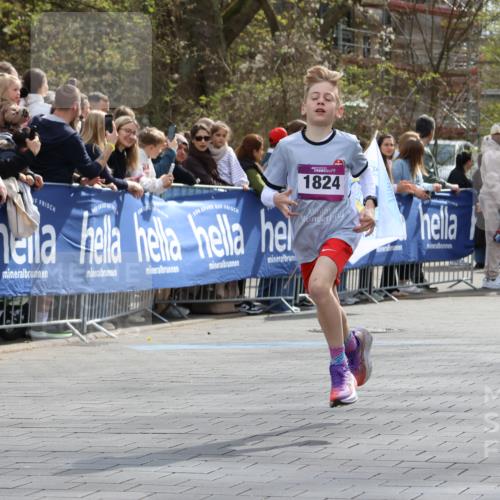12.04.2026 - 45. Internationalen Wilhelmsburger Insellauf Strokosch-Dieckow http://msf.ph/oto/9493349 12.04.2026 14:48:21 Ziel 1835, 1824 meine-sportfotos.de