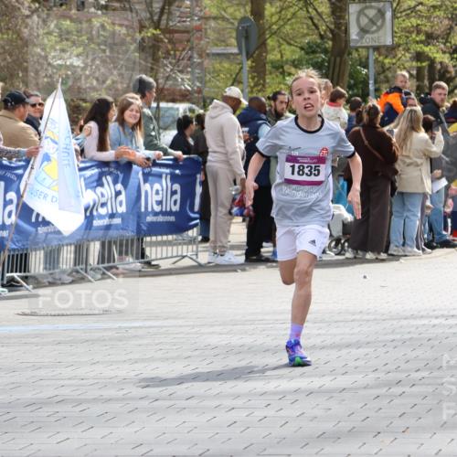12.04.2026 - 45. Internationalen Wilhelmsburger Insellauf Strokosch-Dieckow http://msf.ph/oto/9493374 12.04.2026 14:48:18 Ziel 1835, 1824 meine-sportfotos.de