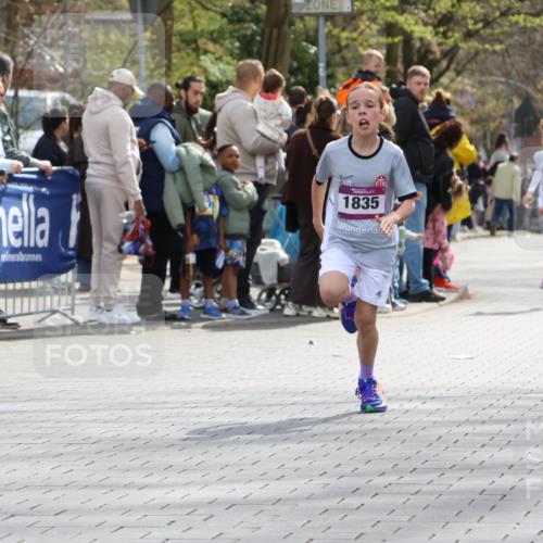 12.04.2026 - 45. Internationalen Wilhelmsburger Insellauf Strokosch-Dieckow http://msf.ph/oto/9493383 12.04.2026 14:48:17 Ziel 1835, 1824 meine-sportfotos.de