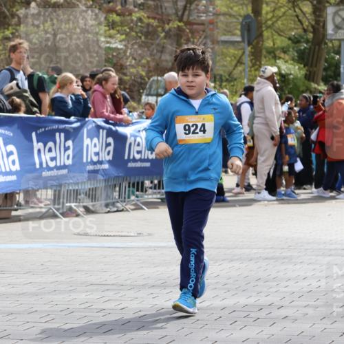 12.04.2026 - 45. Internationalen Wilhelmsburger Insellauf Strokosch-Dieckow http://msf.ph/oto/9493402 12.04.2026 14:38:47 Ziel  meine-sportfotos.de