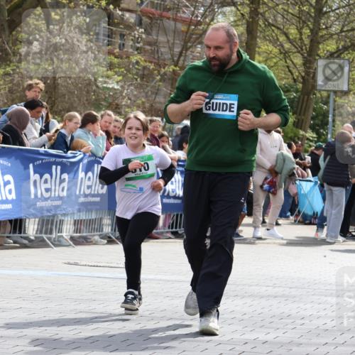 12.04.2026 - 45. Internationalen Wilhelmsburger Insellauf Strokosch-Dieckow http://msf.ph/oto/9493457 12.04.2026 14:37:06 Ziel 92, 874, 297, 310 meine-sportfotos.de