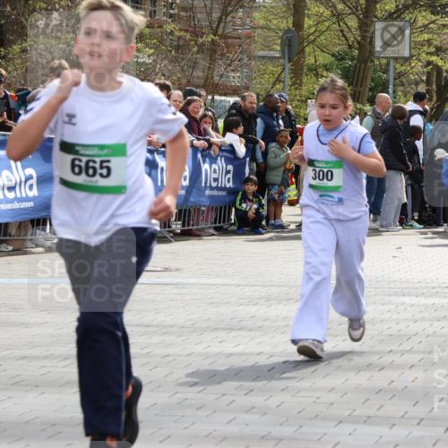 12.04.2026 - 45. Internationalen Wilhelmsburger Insellauf Strokosch-Dieckow http://msf.ph/oto/9493528 12.04.2026 14:36:40 Ziel 296, 343, 665, 300 meine-sportfotos.de