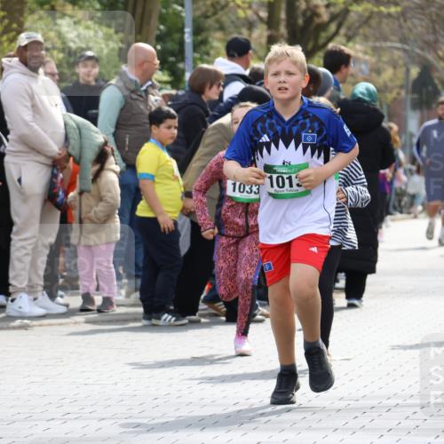 12.04.2026 - 45. Internationalen Wilhelmsburger Insellauf Strokosch-Dieckow http://msf.ph/oto/9493563 12.04.2026 14:36:24 Ziel 817, 1022, 1013, 1030, 1033 meine-sportfotos.de