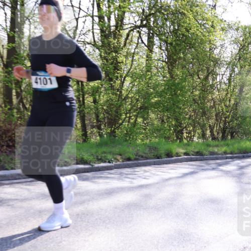 12.04.2026 - 45. Internationalen Wilhelmsburger Insellauf Yannick Fuchs http://msf.ph/oto/9493668 12.04.2026 10:47:08 Laufen 4101 meine-sportfotos.de