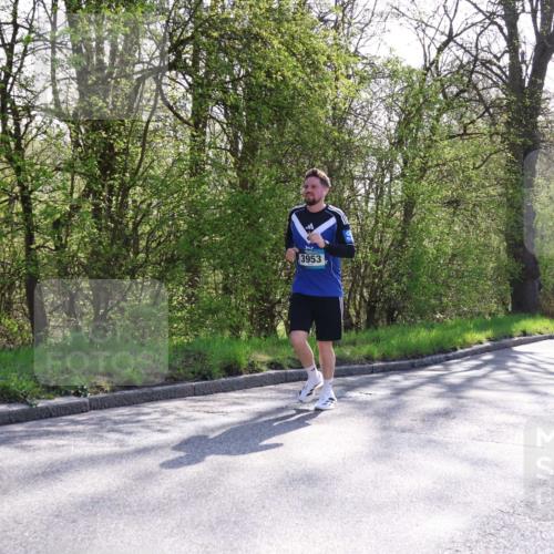 12.04.2026 - 45. Internationalen Wilhelmsburger Insellauf Yannick Fuchs http://msf.ph/oto/9493792 12.04.2026 10:47:32 Laufen 3953 meine-sportfotos.de