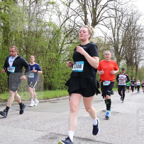 12.04.2026 - 45. Internationalen Wilhelmsburger Insellauf Yannick Fuchs http://msf.ph/oto/9493795 12.04.2026 13:02:51 Laufen 5029, 3897, 4808, 3308, 3993, 380 meine-sportfotos.de