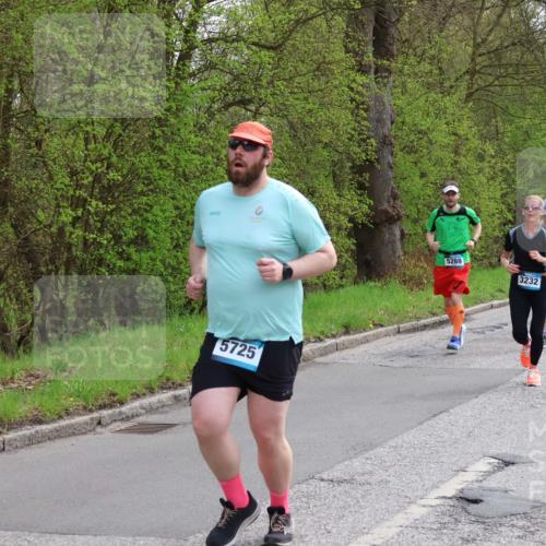 12.04.2026 - 45. Internationalen Wilhelmsburger Insellauf Yannick Fuchs http://msf.ph/oto/9493821 12.04.2026 13:02:55 Laufen 5725, 5269, 3232, 5242, 4695 meine-sportfotos.de
