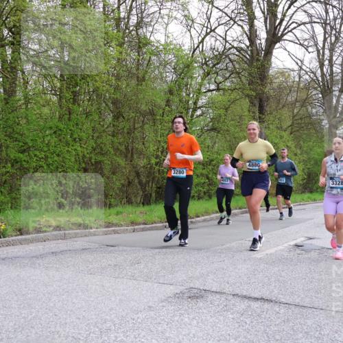 12.04.2026 - 45. Internationalen Wilhelmsburger Insellauf Yannick Fuchs http://msf.ph/oto/9493950 12.04.2026 13:03:12 Laufen 3280, 4053, 4880, 3328, 2030 meine-sportfotos.de