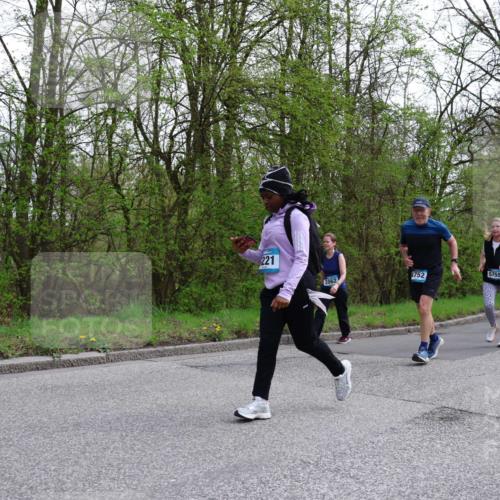 12.04.2026 - 45. Internationalen Wilhelmsburger Insellauf Yannick Fuchs http://msf.ph/oto/9494001 12.04.2026 13:03:17 Laufen 221, 4752, 5755, 3425, 2062 meine-sportfotos.de