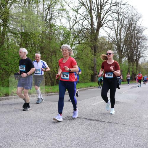 12.04.2026 - 45. Internationalen Wilhelmsburger Insellauf Yannick Fuchs http://msf.ph/oto/9494200 12.04.2026 13:03:36 Laufen 5666, 3306, 5517, 2670 meine-sportfotos.de