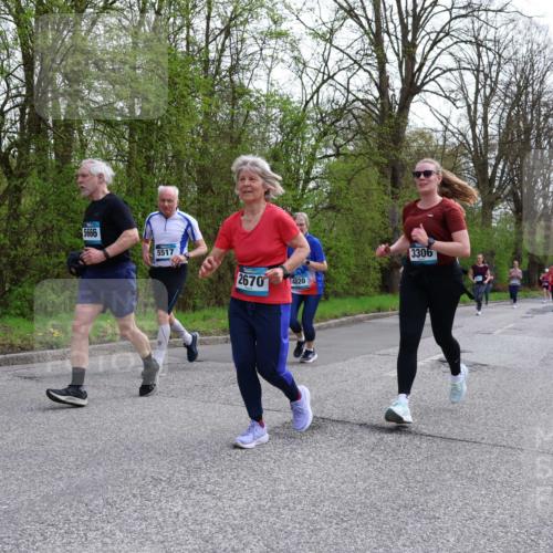 12.04.2026 - 45. Internationalen Wilhelmsburger Insellauf Yannick Fuchs http://msf.ph/oto/9494201 12.04.2026 13:03:36 Laufen 5666, 5517, 2670, 4820, 3306 meine-sportfotos.de