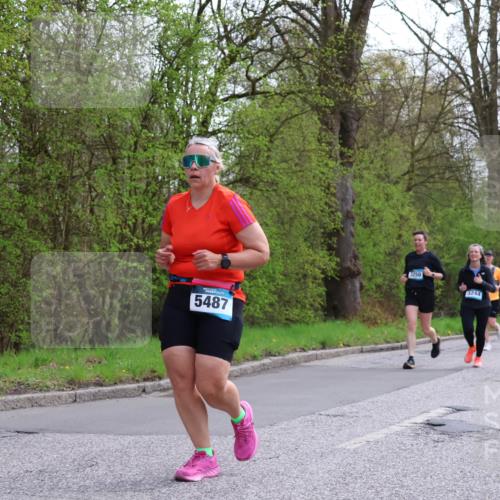12.04.2026 - 45. Internationalen Wilhelmsburger Insellauf Yannick Fuchs http://msf.ph/oto/9494356 12.04.2026 13:03:55 Laufen 5487, 3250, 3244, 1997, 40, 4731 meine-sportfotos.de