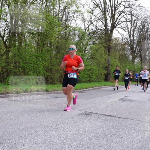 12.04.2026 - 45. Internationalen Wilhelmsburger Insellauf Yannick Fuchs http://msf.ph/oto/9494361 12.04.2026 13:03:55 Laufen 3250, 5487, 40, 4731 meine-sportfotos.de