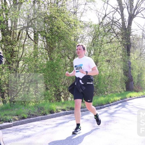 12.04.2026 - 45. Internationalen Wilhelmsburger Insellauf Yannick Fuchs http://msf.ph/oto/9494404 12.04.2026 10:48:52 Laufen 4825 meine-sportfotos.de