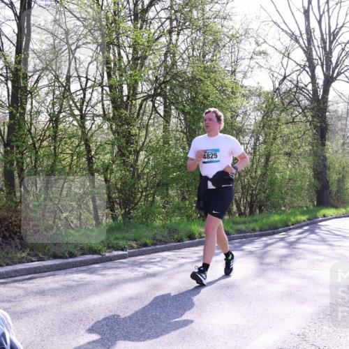 12.04.2026 - 45. Internationalen Wilhelmsburger Insellauf Yannick Fuchs http://msf.ph/oto/9494409 12.04.2026 10:48:52 Laufen 4825 meine-sportfotos.de