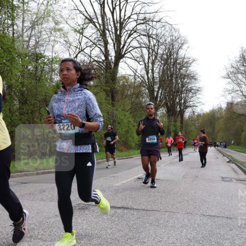 12.04.2026 - 45. Internationalen Wilhelmsburger Insellauf Yannick Fuchs http://msf.ph/oto/9494420 12.04.2026 13:04:03 Laufen 2118, 3220, 4155, 3850 meine-sportfotos.de