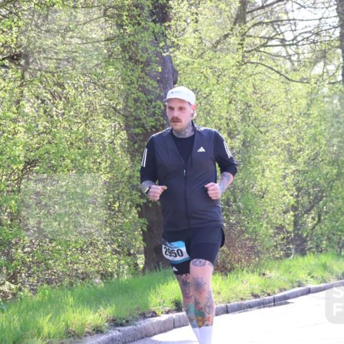 12.04.2026 - 45. Internationalen Wilhelmsburger Insellauf Yannick Fuchs http://msf.ph/oto/9494540 12.04.2026 10:49:09 Laufen 2950 meine-sportfotos.de