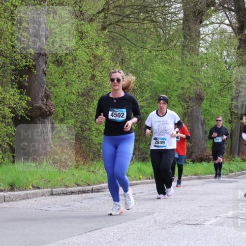 12.04.2026 - 45. Internationalen Wilhelmsburger Insellauf Yannick Fuchs http://msf.ph/oto/9494544 12.04.2026 13:04:20 Laufen 4502, 2849, 6, 3041, 4555, 04 meine-sportfotos.de