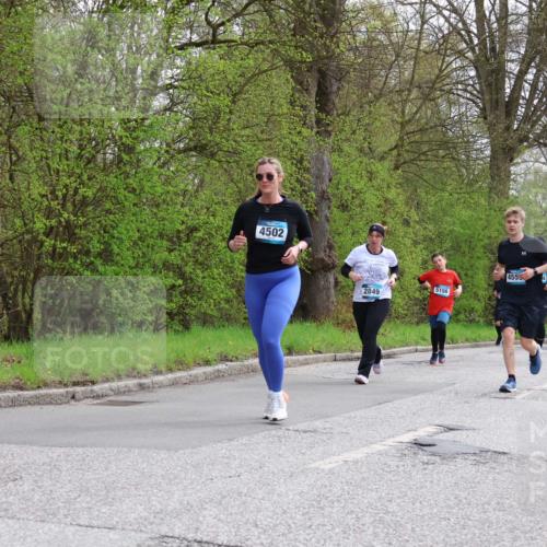 12.04.2026 - 45. Internationalen Wilhelmsburger Insellauf Yannick Fuchs http://msf.ph/oto/9494559 12.04.2026 13:04:22 Laufen 4502, 2849, 5156, 455, 3704 meine-sportfotos.de