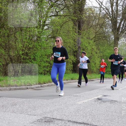 12.04.2026 - 45. Internationalen Wilhelmsburger Insellauf Yannick Fuchs http://msf.ph/oto/9494562 12.04.2026 13:04:22 Laufen 4502, 5156, 2849, 4559, 1704, 3575 meine-sportfotos.de