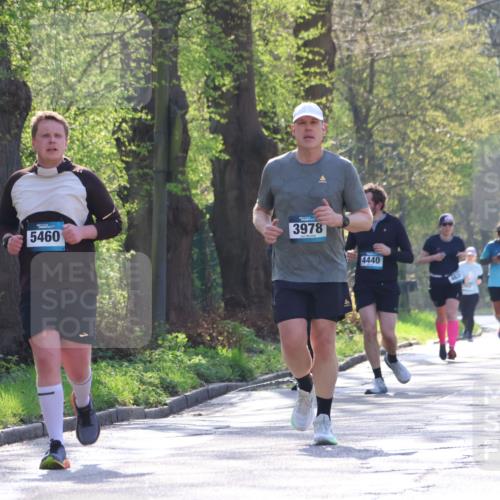 12.04.2026 - 45. Internationalen Wilhelmsburger Insellauf Yannick Fuchs http://msf.ph/oto/9494610 12.04.2026 10:49:18 Laufen 5460, 3978, 4440, 5605 meine-sportfotos.de