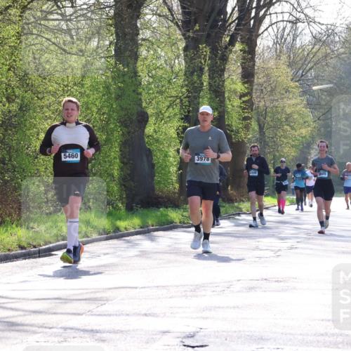 12.04.2026 - 45. Internationalen Wilhelmsburger Insellauf Yannick Fuchs http://msf.ph/oto/9494615 12.04.2026 10:49:21 Laufen 5460, 3978, 4440, 5605 meine-sportfotos.de