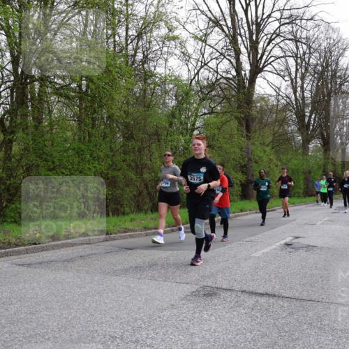 12.04.2026 - 45. Internationalen Wilhelmsburger Insellauf Yannick Fuchs http://msf.ph/oto/9494638 12.04.2026 13:04:28 Laufen 3704, 3575, 56, 104 meine-sportfotos.de