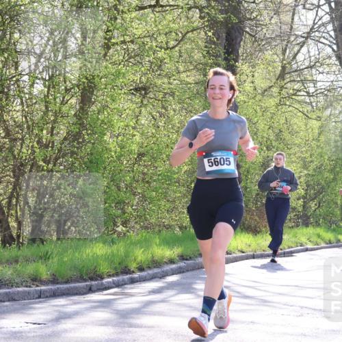 12.04.2026 - 45. Internationalen Wilhelmsburger Insellauf Yannick Fuchs http://msf.ph/oto/9494703 12.04.2026 10:49:29 Laufen 5605, 580, 4440 meine-sportfotos.de