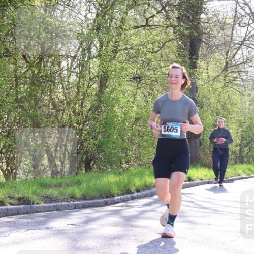 12.04.2026 - 45. Internationalen Wilhelmsburger Insellauf Yannick Fuchs http://msf.ph/oto/9494706 12.04.2026 10:49:29 Laufen 5605, 4440 meine-sportfotos.de