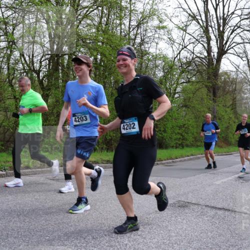 12.04.2026 - 45. Internationalen Wilhelmsburger Insellauf Yannick Fuchs http://msf.ph/oto/9494715 12.04.2026 13:04:38 Laufen 4203, 4202, 5465, 4130, 4129 meine-sportfotos.de